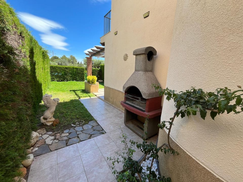 Villa Mari House in Baix Ebre