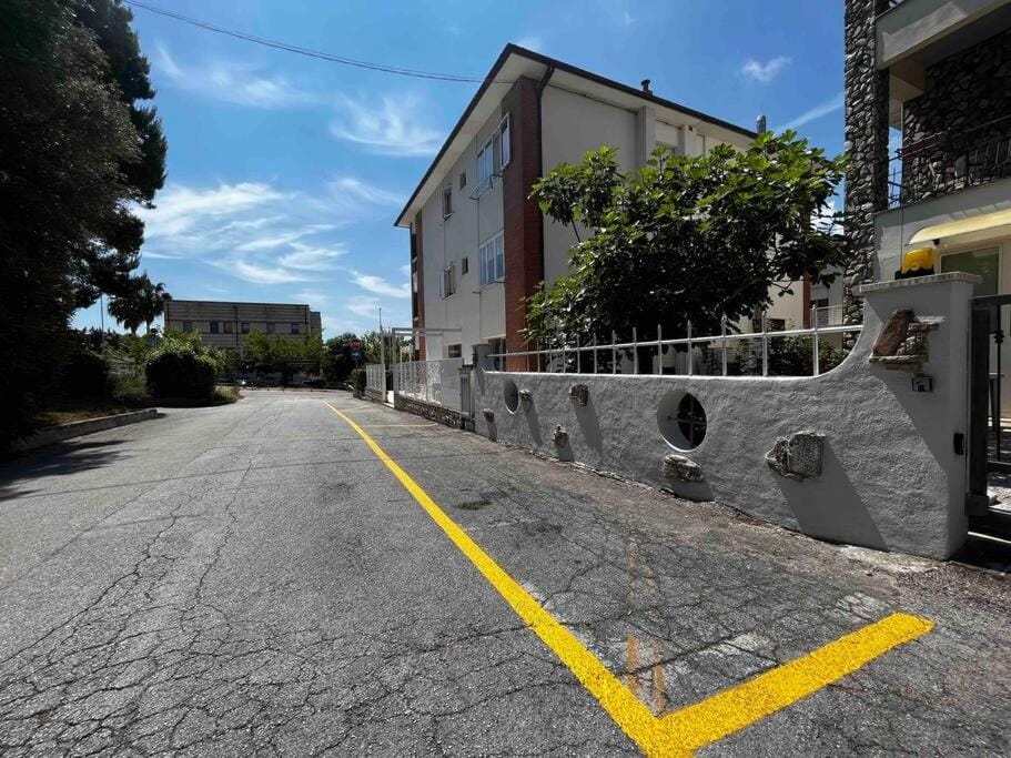 Property building, Neighbourhood, Street view