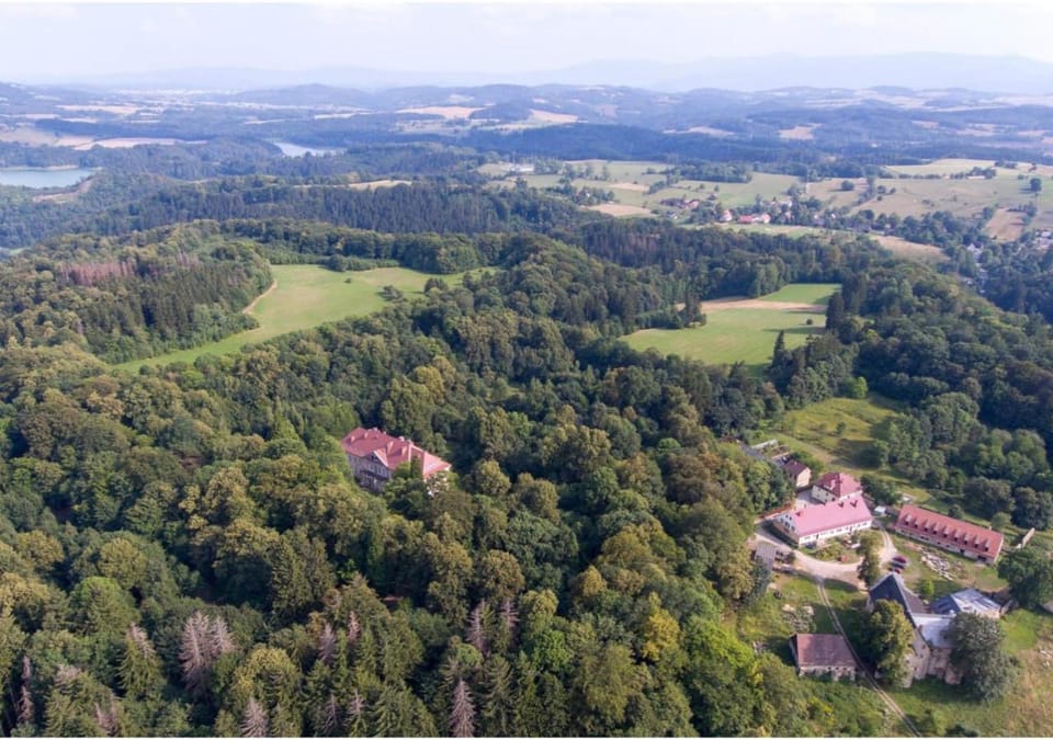 Nearby landmark, Spring, Day, Natural landscape, Bird's eye view, Seating area, Mountain view