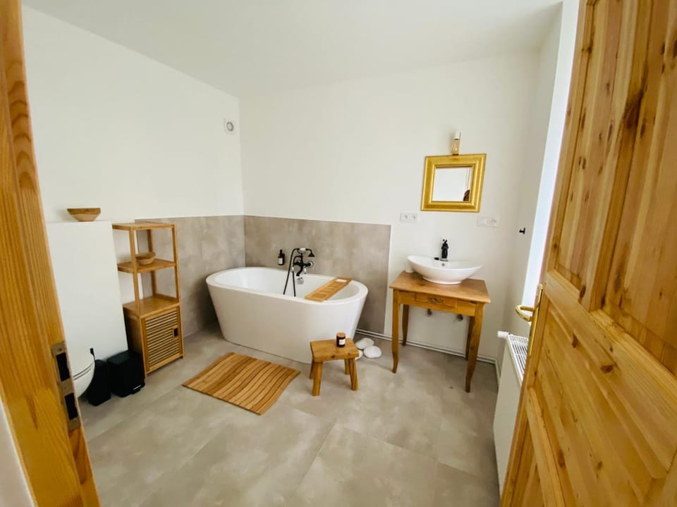 Bed, Bathroom, Other, Other, Other, Photo of the whole room, Seating area, Bedroom, Bath, towels, towels