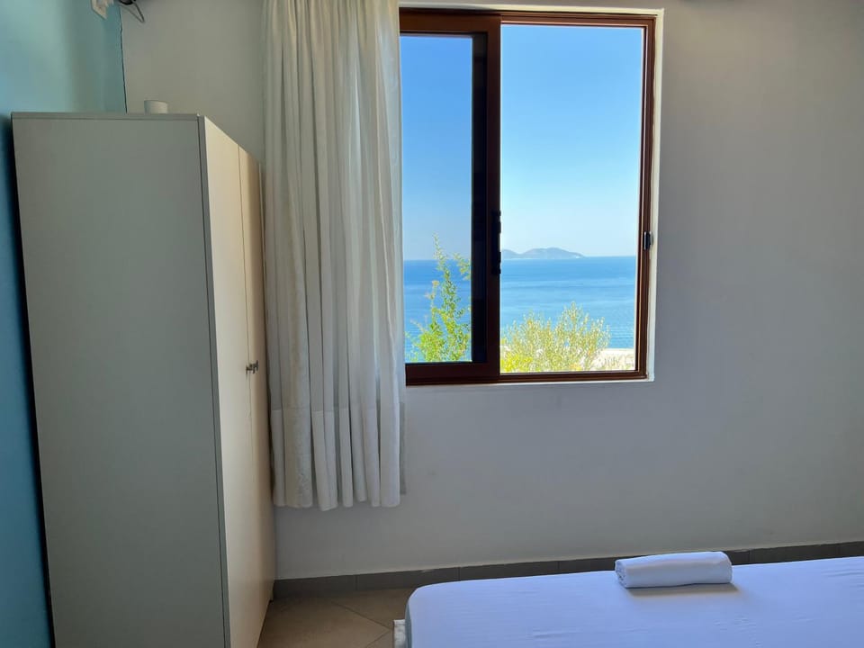 Bed, Natural landscape, Photo of the whole room, Bedroom, Sea view