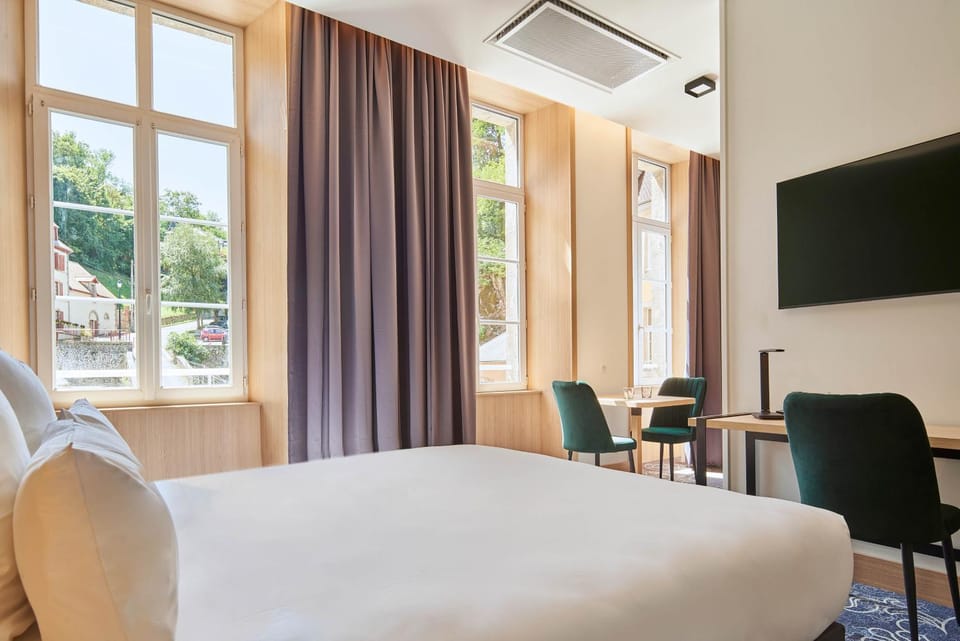 Le Grand Hôtel, The Originals Relais Hotel in Auvergne-Rhône-Alpes