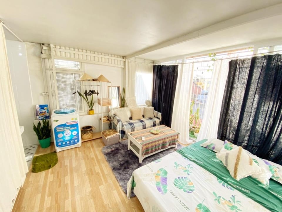 Luna Old Quarter homestay - Balcony Apartment in Hanoi