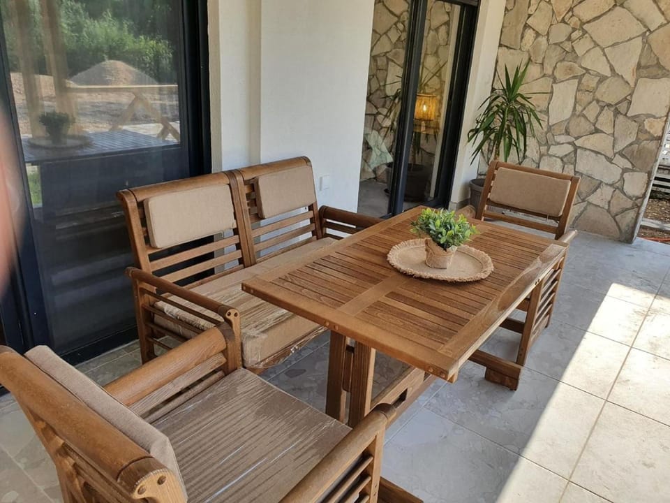 Patio, Seating area