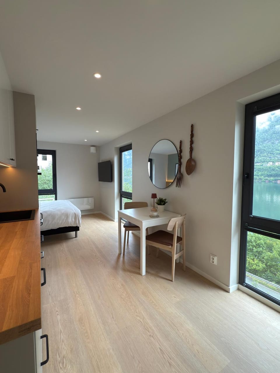 Living room, Photo of the whole room
