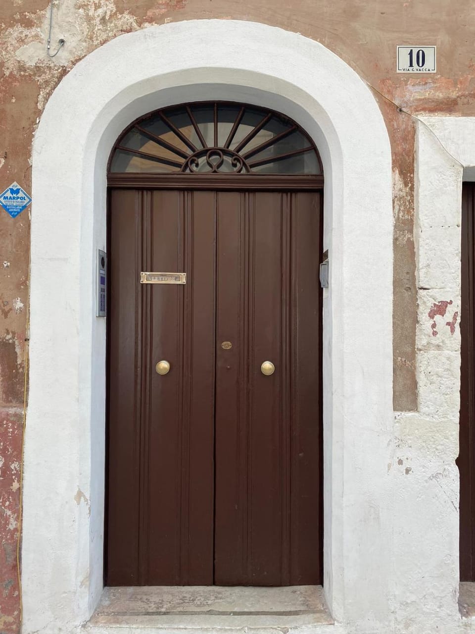 Facade/entrance