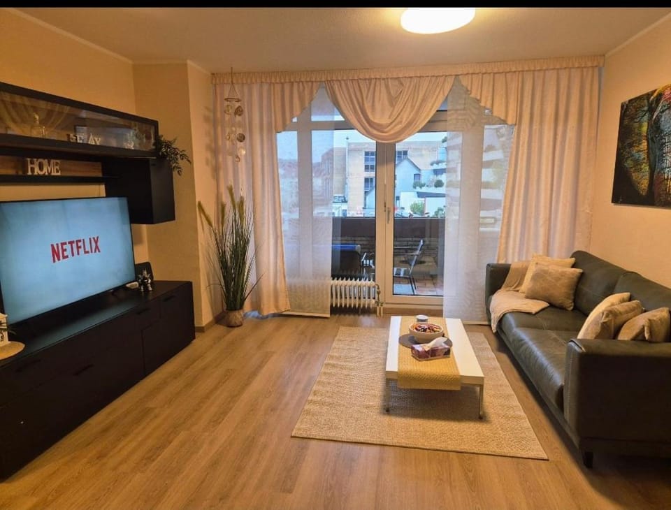 Communal lounge/ TV room, TV and multimedia, Living room, Seating area, Evening entertainment