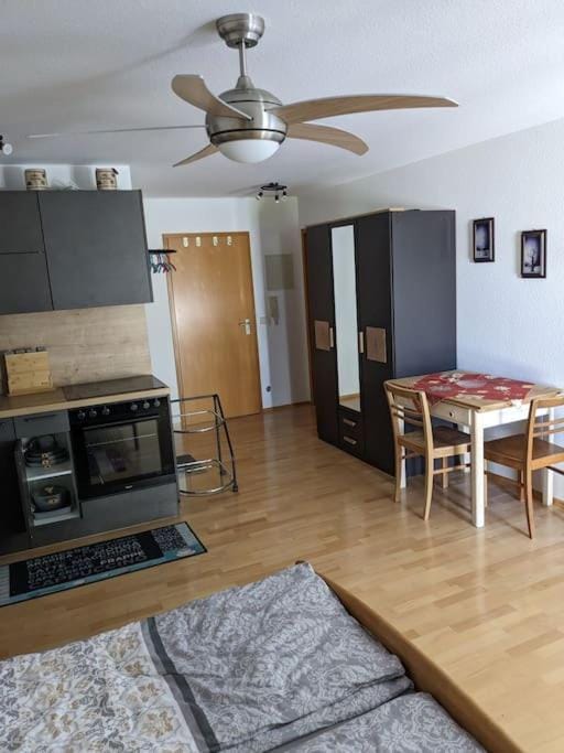 Kitchen or kitchenette, Seating area