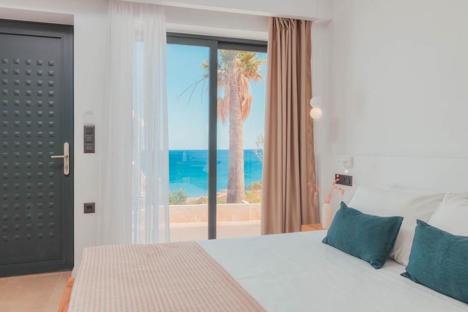 Bed, Bedroom, Sea view