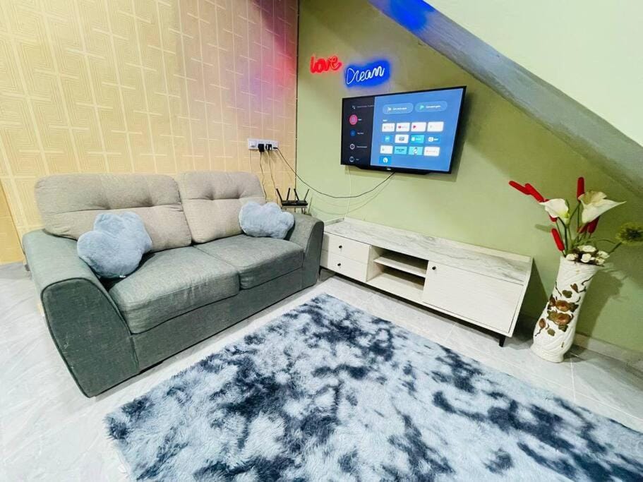 Cozy Kulai Retreat 5Min AeonPalm Resort15Min Senai airport House in Johor