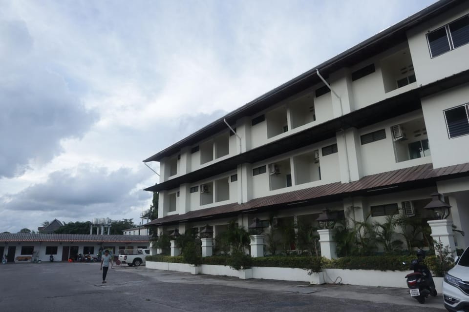 Property building, Facade/entrance, Day