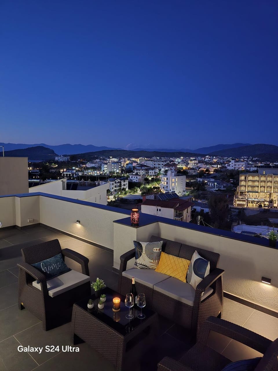 Natural landscape, Balcony/Terrace, City view