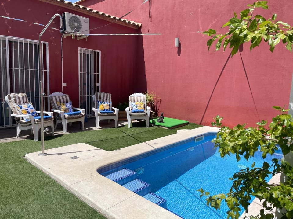 Patio, Day, Pool view, Swimming pool, sunbed