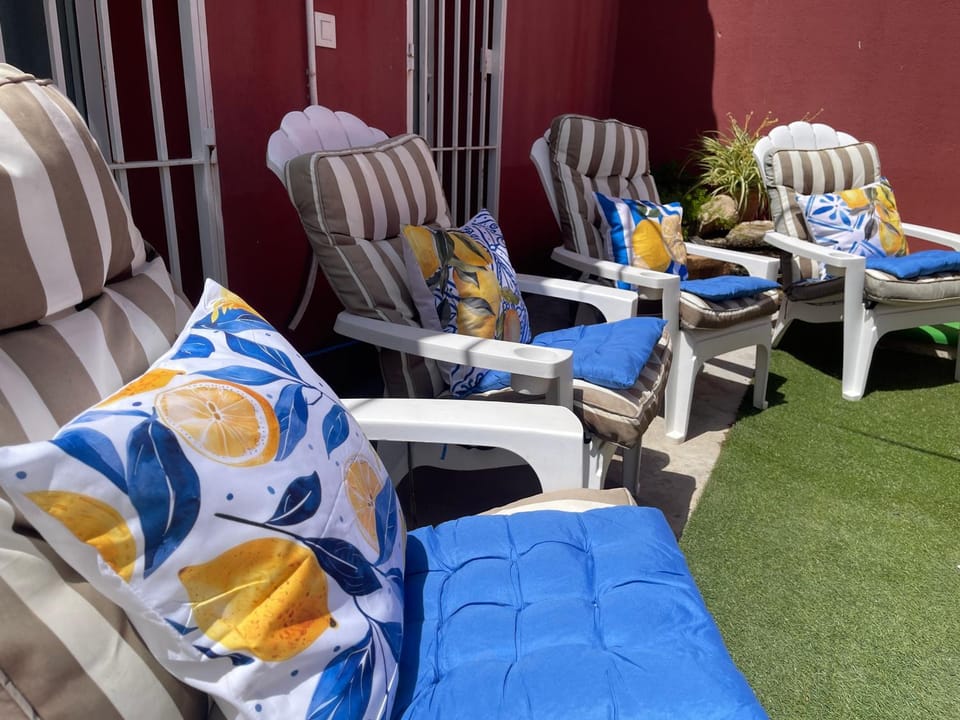 Swimming pool, sunbed