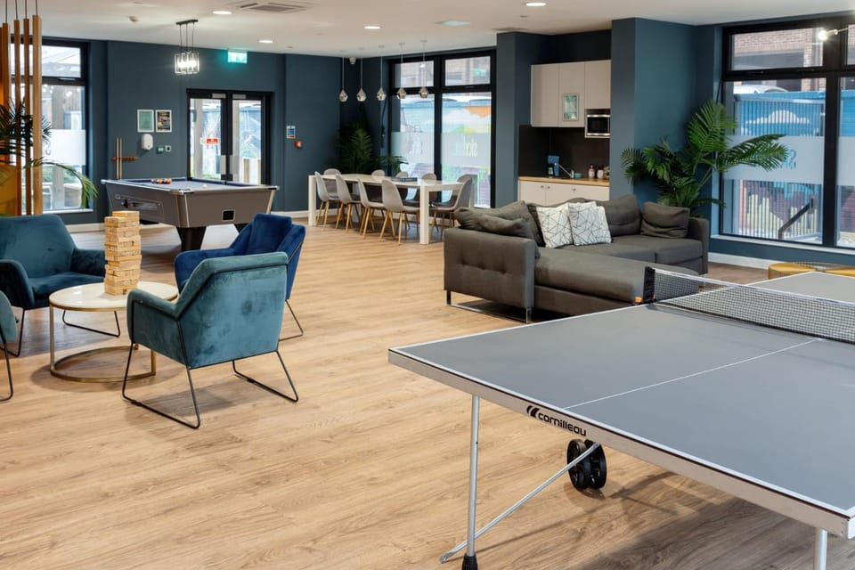 Table tennis, Seating area