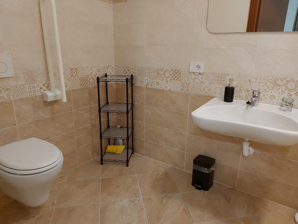 Toilet, Bathroom