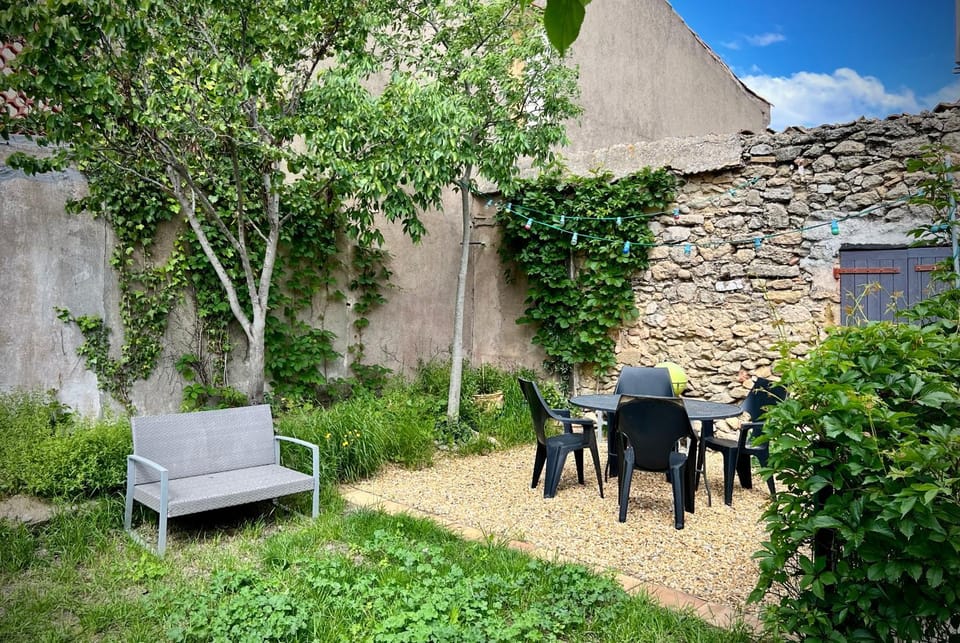 Day, Garden, Dining area, Garden view