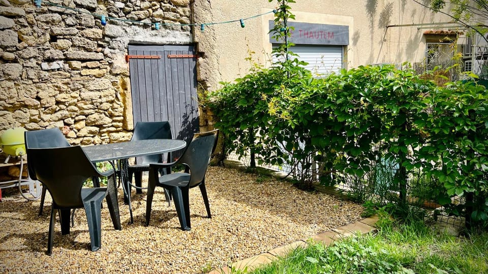 Garden, Dining area