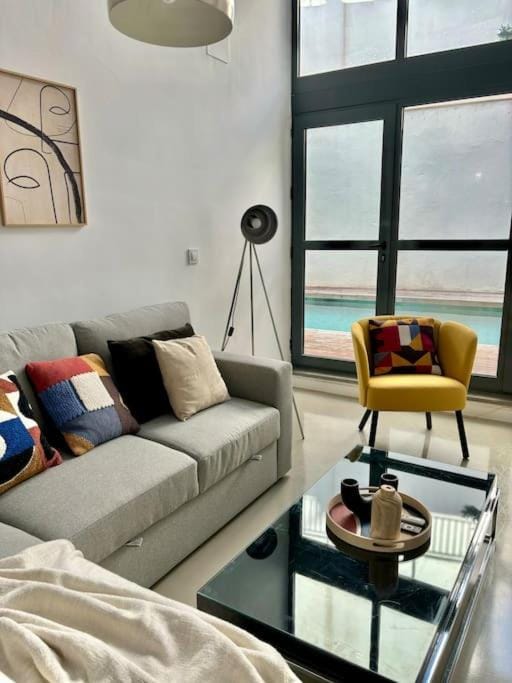 Monkeys Apartments Pool Guadalquivir Apartment in Seville