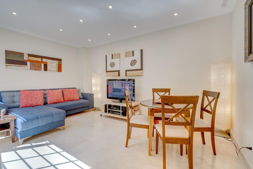 Communal lounge/ TV room, Living room