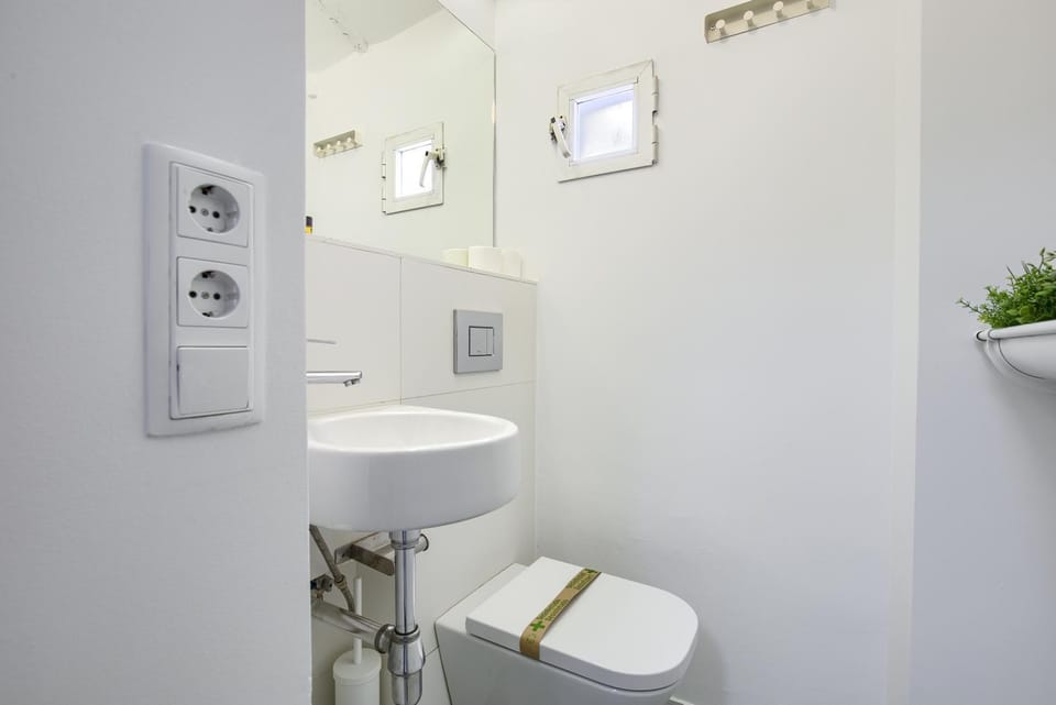 Toilet, Bathroom