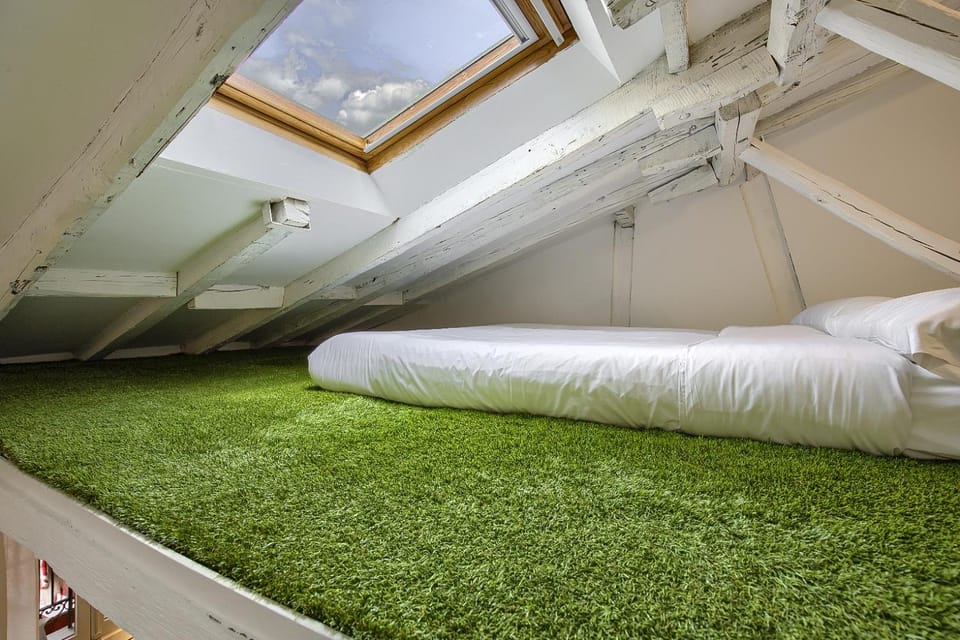Bed, Photo of the whole room