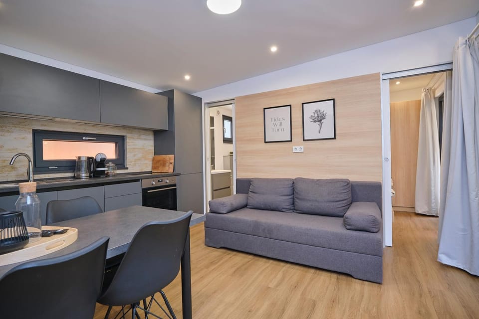 Living room, Dining area, kitchen