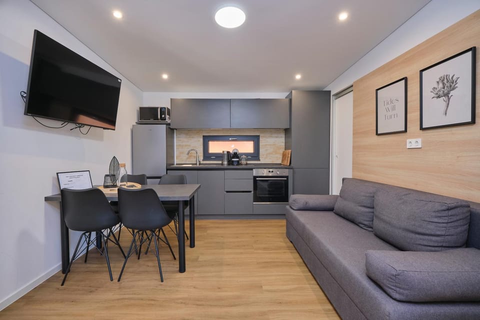 Living room, Dining area, kitchen