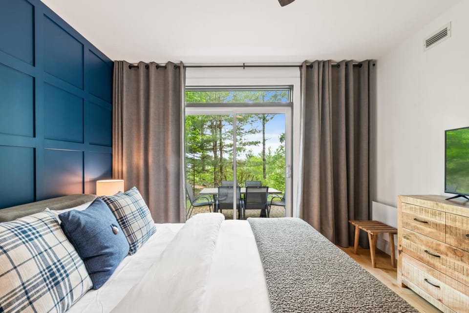 Tremblant Prestige - Les Eaux 235-1 Apartment in Mont-Tremblant