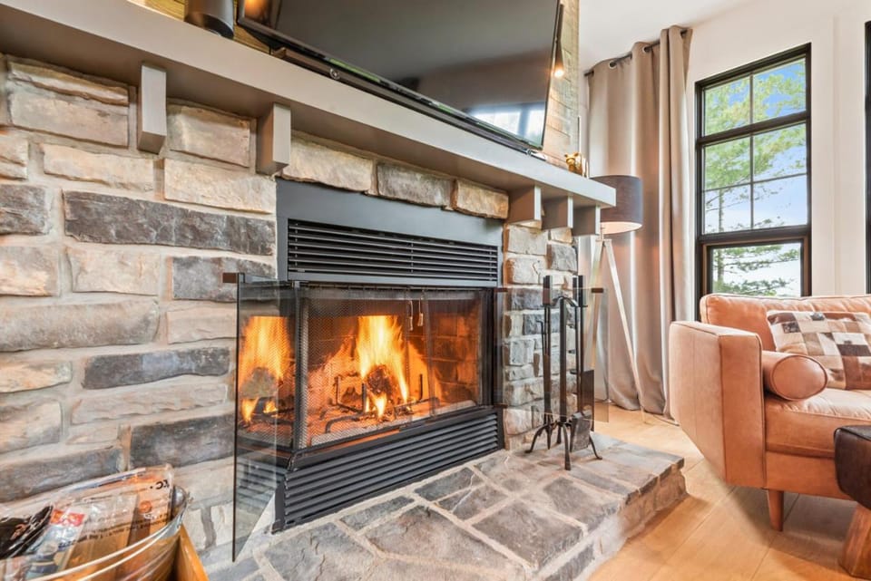Tremblant Prestige - Les Eaux 235-1 Apartment in Mont-Tremblant