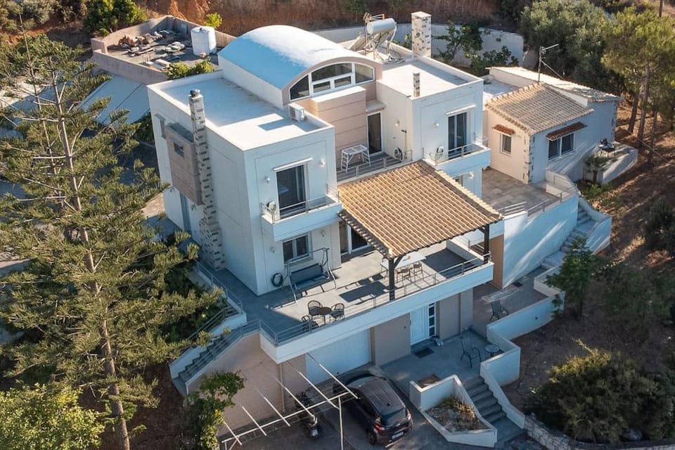 Property building, Day, Bird's eye view