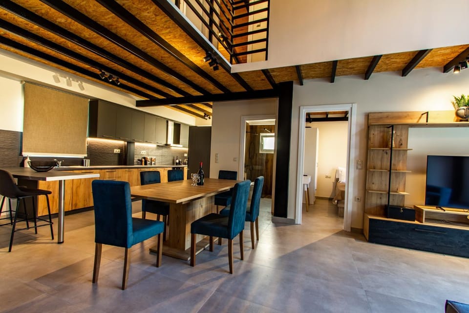 Kitchen or kitchenette, Living room, Seating area, Dining area, stove