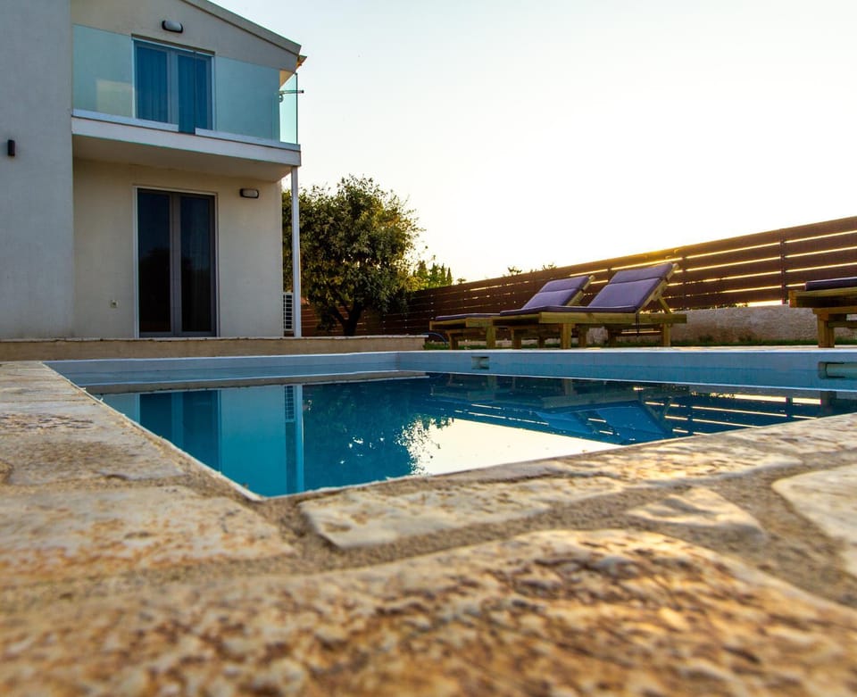 Property building, Swimming pool