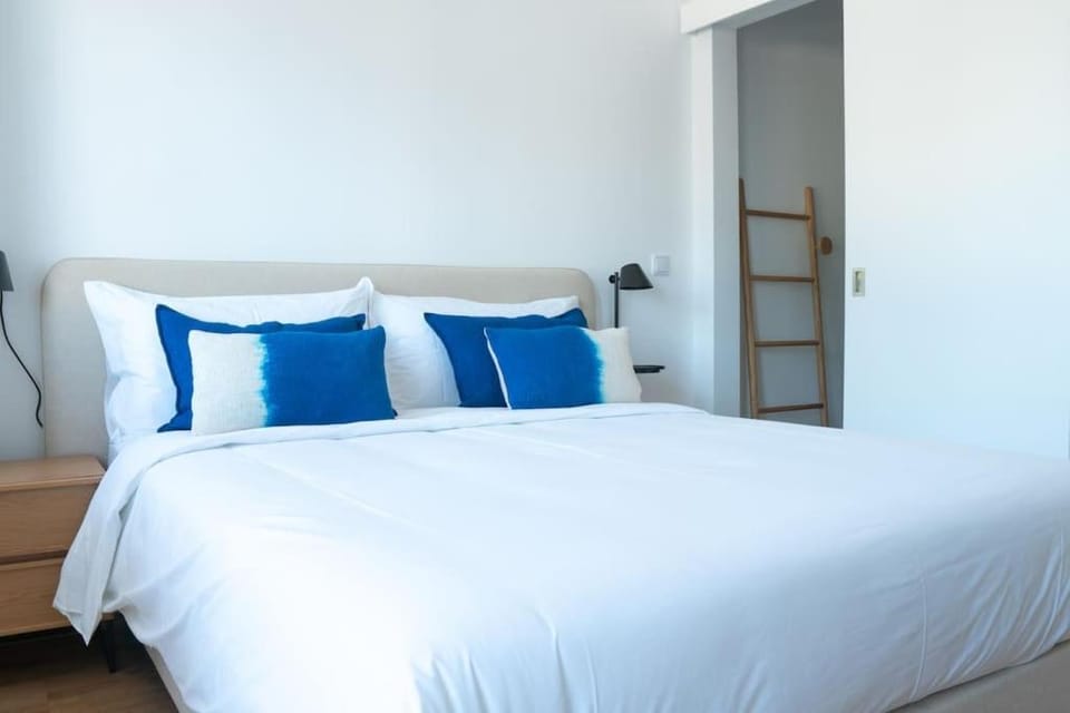 NEW Estrela da Praceta Apt w/ 3 Suites & Oceanview Apartment in Carcavelos