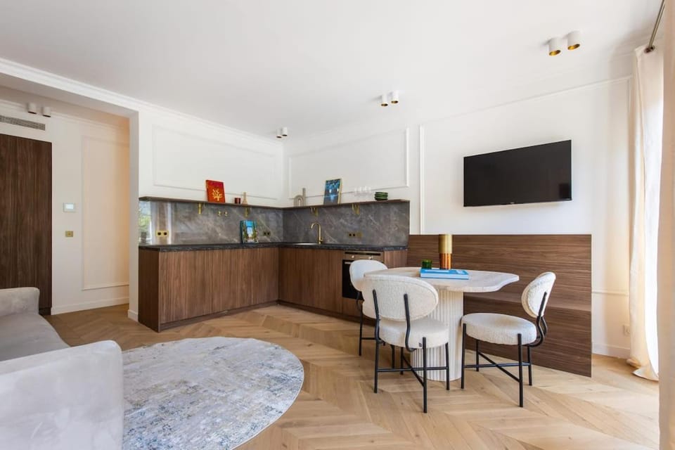 Elegant Parisian Apartment for 6 Boulevard Voltaire Apartment in Paris