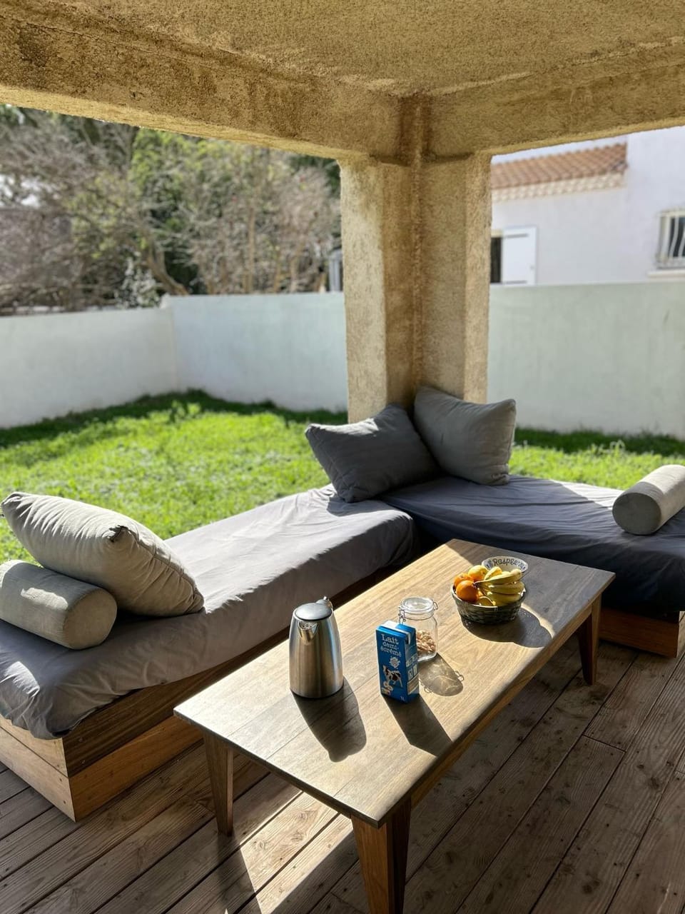 Maison à deux pas des plages avec jardin, terrasses et spa. House in Mèze