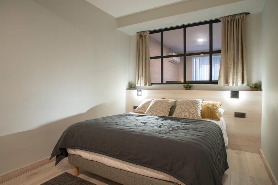 Bed, Bedroom, internet, towels