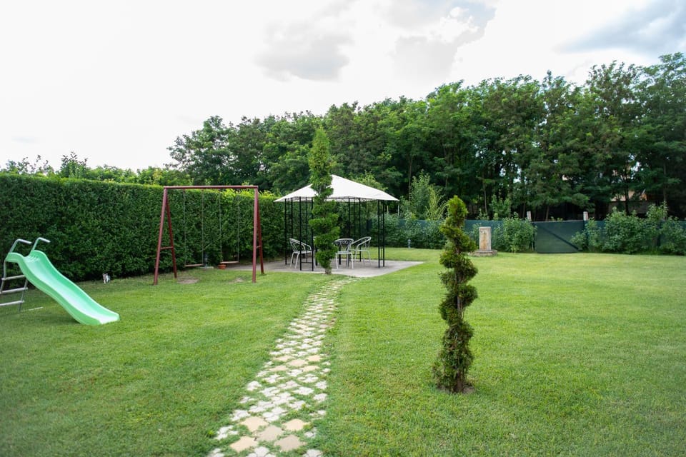 Garden, Inner courtyard view