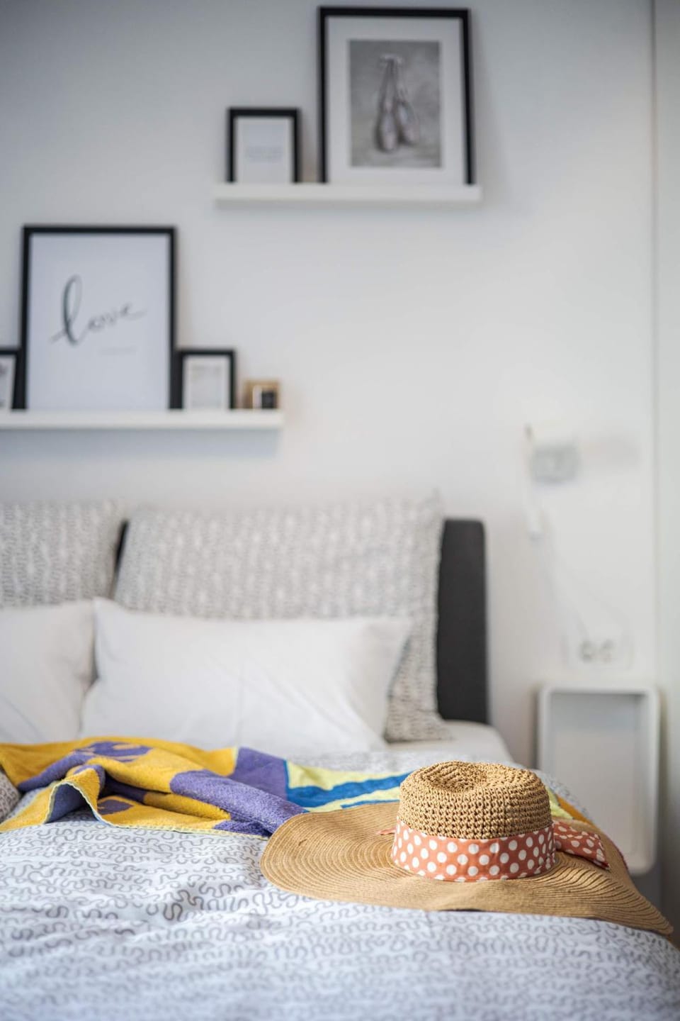 Bed, Photo of the whole room, Bedroom