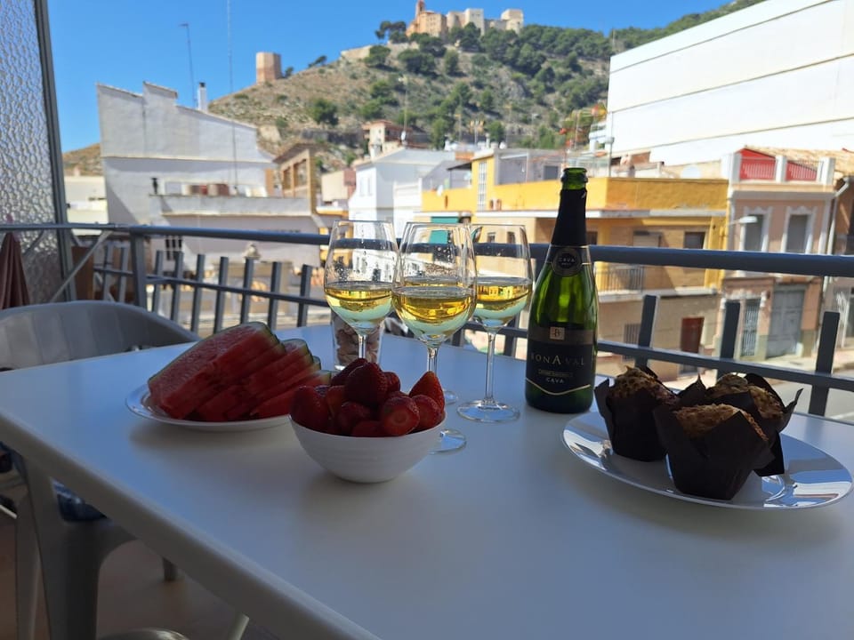 Natural landscape, View (from property/room), Balcony/Terrace, Mountain view, Lunch, Dinner