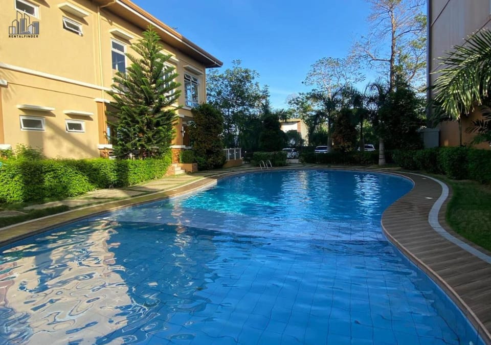 Property building, Day, Pool view, Swimming pool