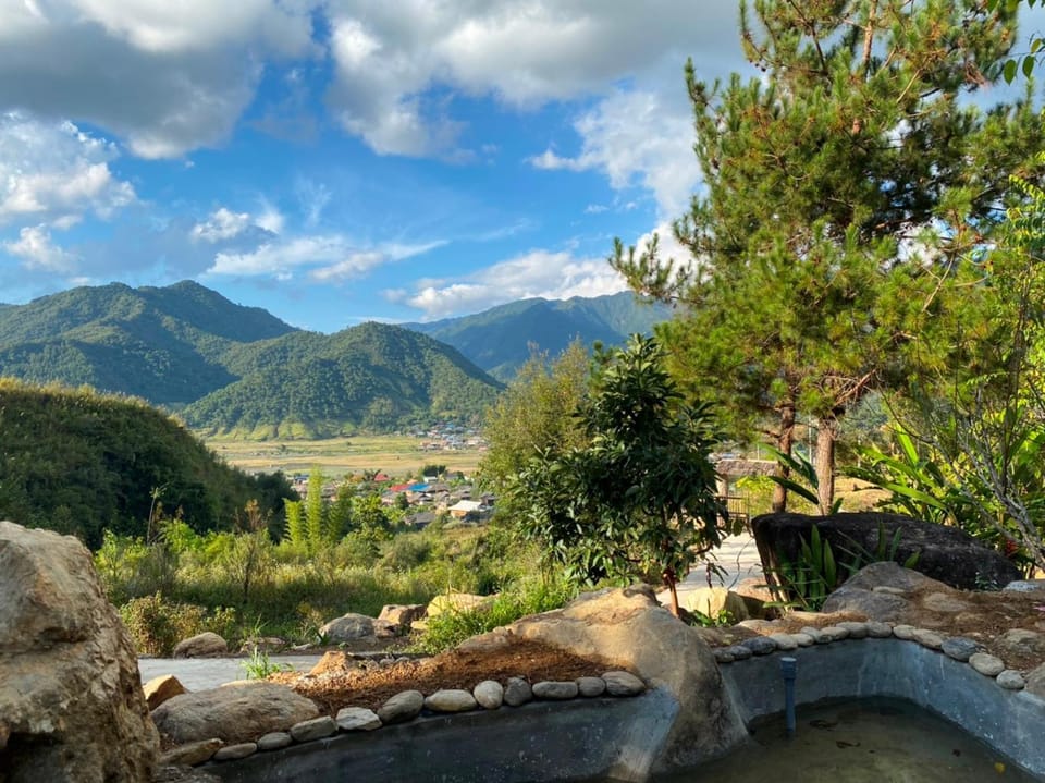 Nearby landmark, Mountain view, River view