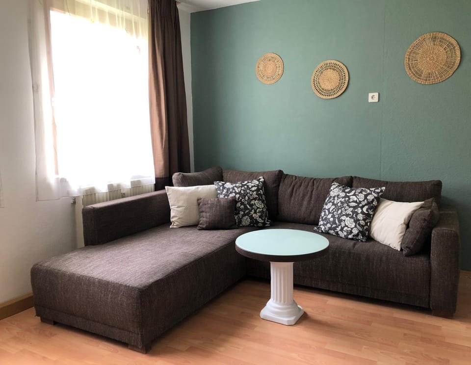 Day, Living room, Decorative detail, Decorative detail, Seating area, Time of day