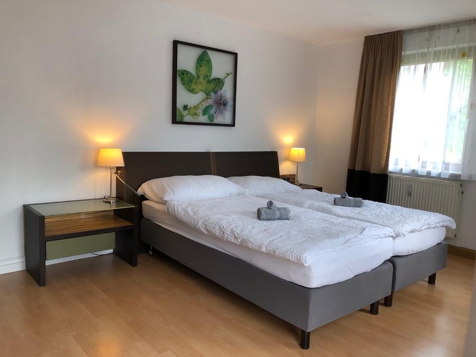 Bed, Photo of the whole room, Decorative detail, Bedroom, towels