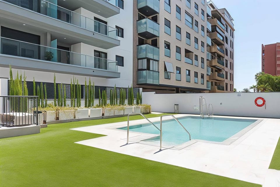 Swimming pool, Swimming pool