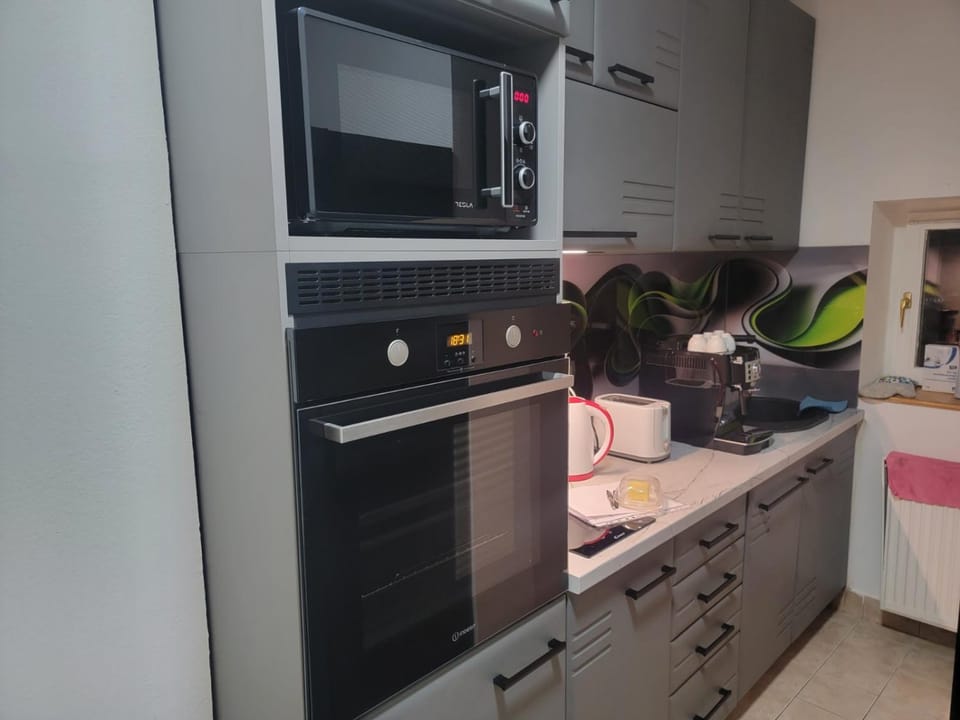 Coffee/tea facilities, Kitchen or kitchenette, dishwasher, minibar, pet friendly, stove