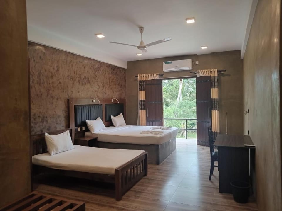 Hotel Riverrina Hotel in Negombo