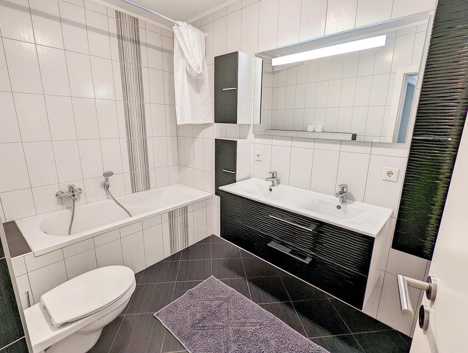 Toilet, Bathroom, Bath