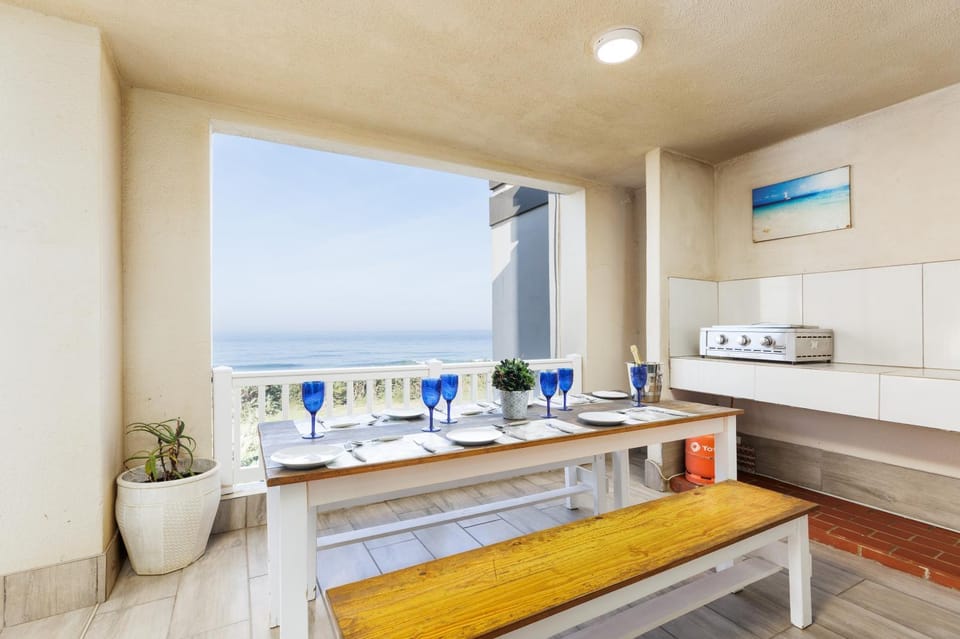View (from property/room), Balcony/Terrace, Seating area, Sea view