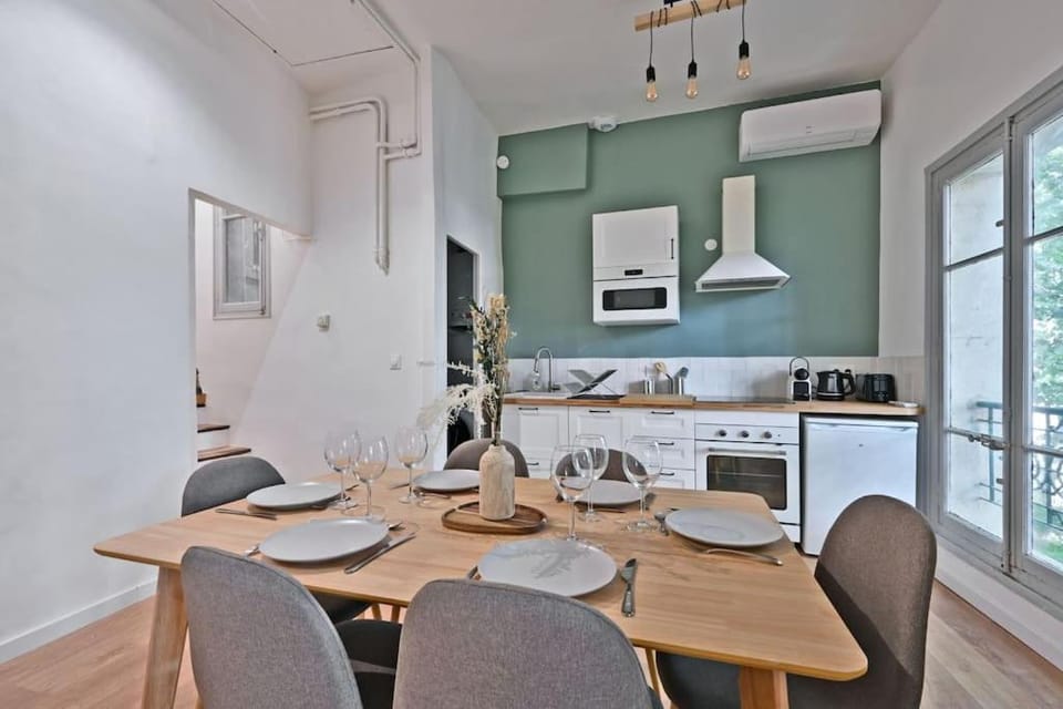 Coffee/tea facilities, Kitchen or kitchenette, Living room, Seating area, Dining area, minibar, pet friendly, stove, toaster